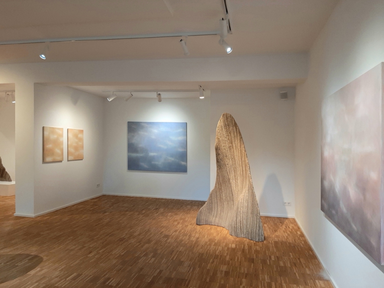 SCHICHTEN. Kunstforum Gummersbach, KunstRaumMarkt1. Bilder: S. Fernkorn  Objekte: H. Hovestadt