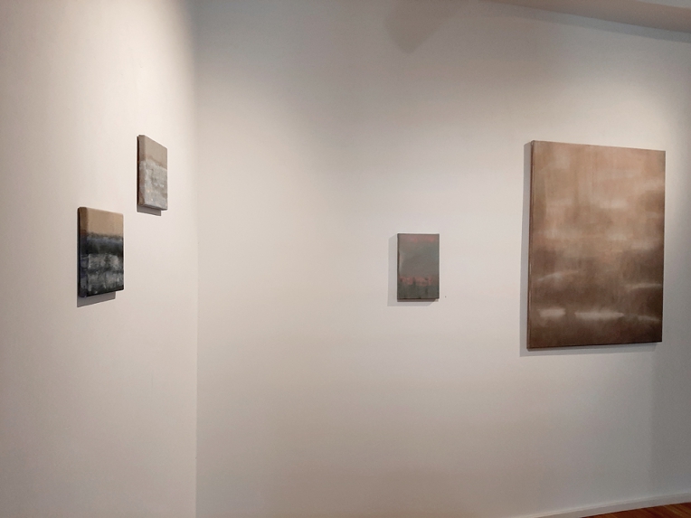 SCHICHTEN. Kunstforum Gummersbach, KunstRaumMarkt1. Bilder: S. Fernkorn  Objekte: H. Hovestadt