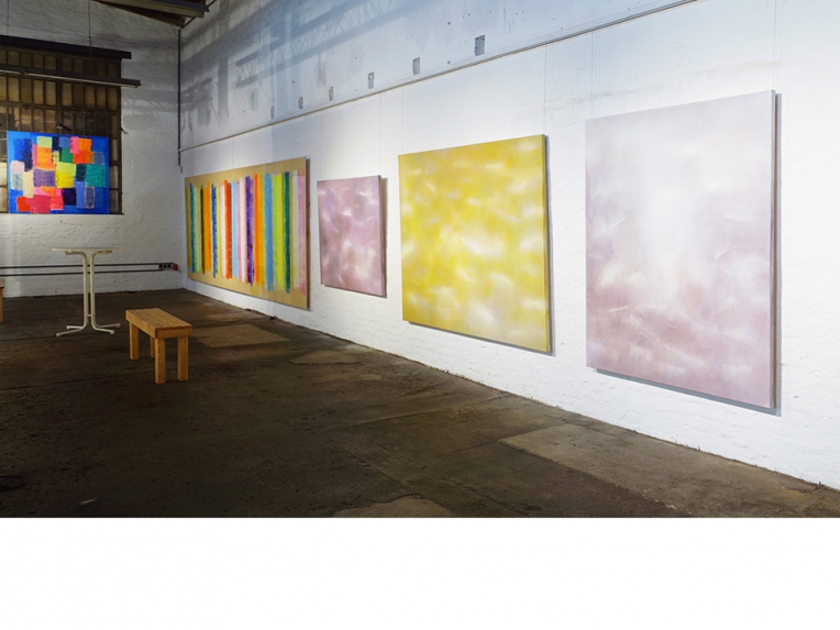 re: S.F.: 3 Lichtspuren-Bilder, div. Jahre und Formate, Acryl/ Nessel. li: J.H.